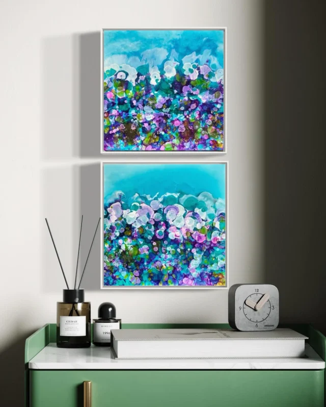 Loved painting Coral Dance I & II 💕
Showing off in the @martine_gallery 
Resin and pigments, white frame
33cm x 33cm